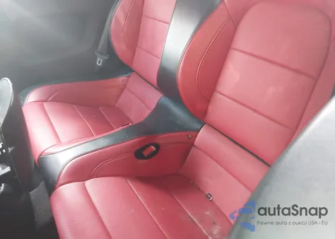 2019 Ford Mustang Ecoboost Premium z USA, uszkodzony, nr VIN 1FATP8UH1K5186649